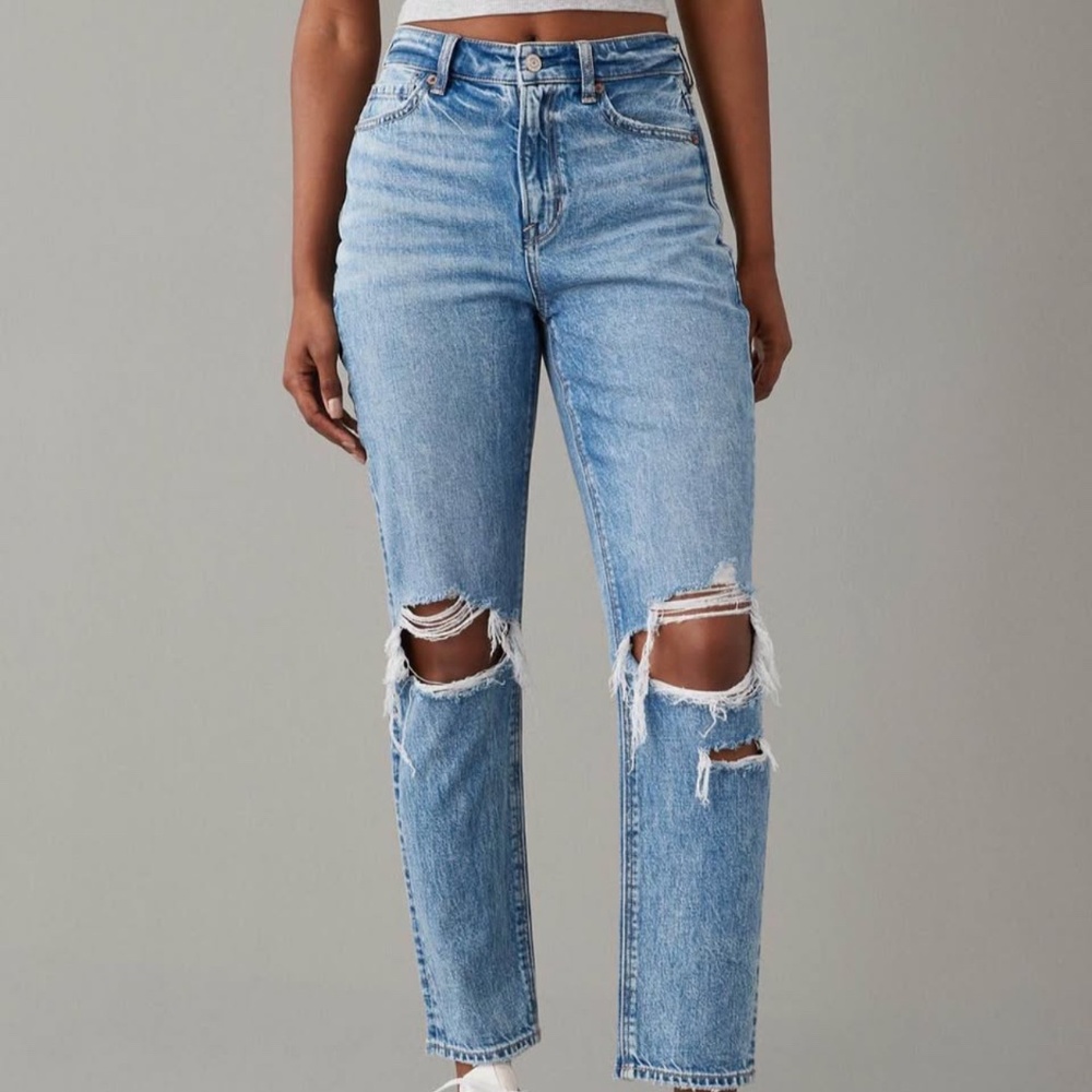 American Eagle Mom Jeans size 6 short